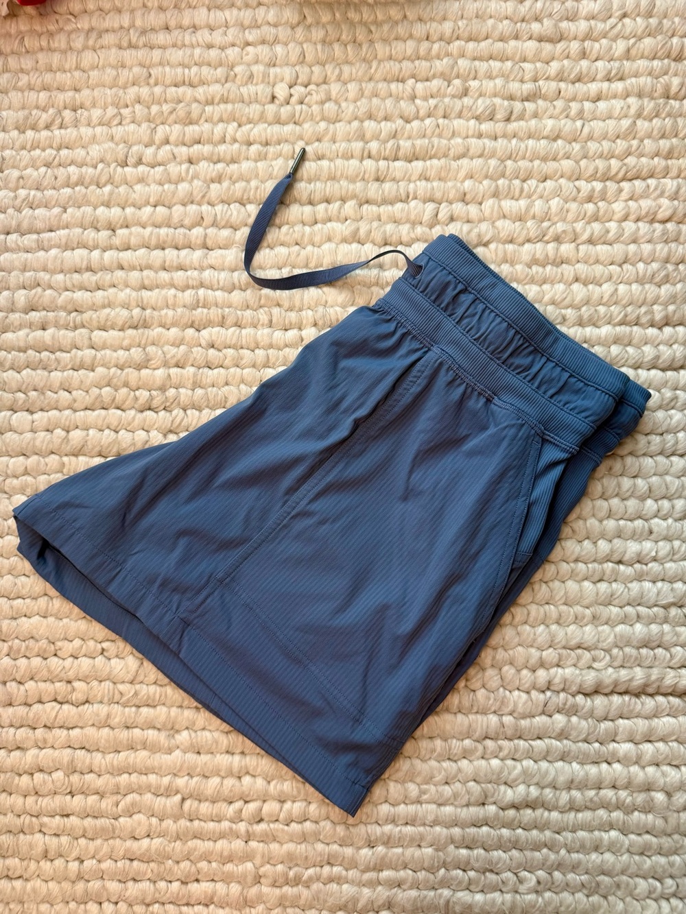 lululemon Stretch High-Rise Short 4" – Water Drop – Size 6